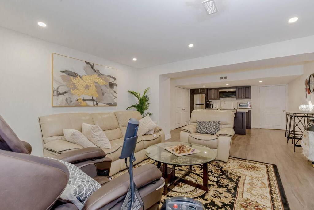 Luxury Basement Apartment In Oakville Eksteriør billede